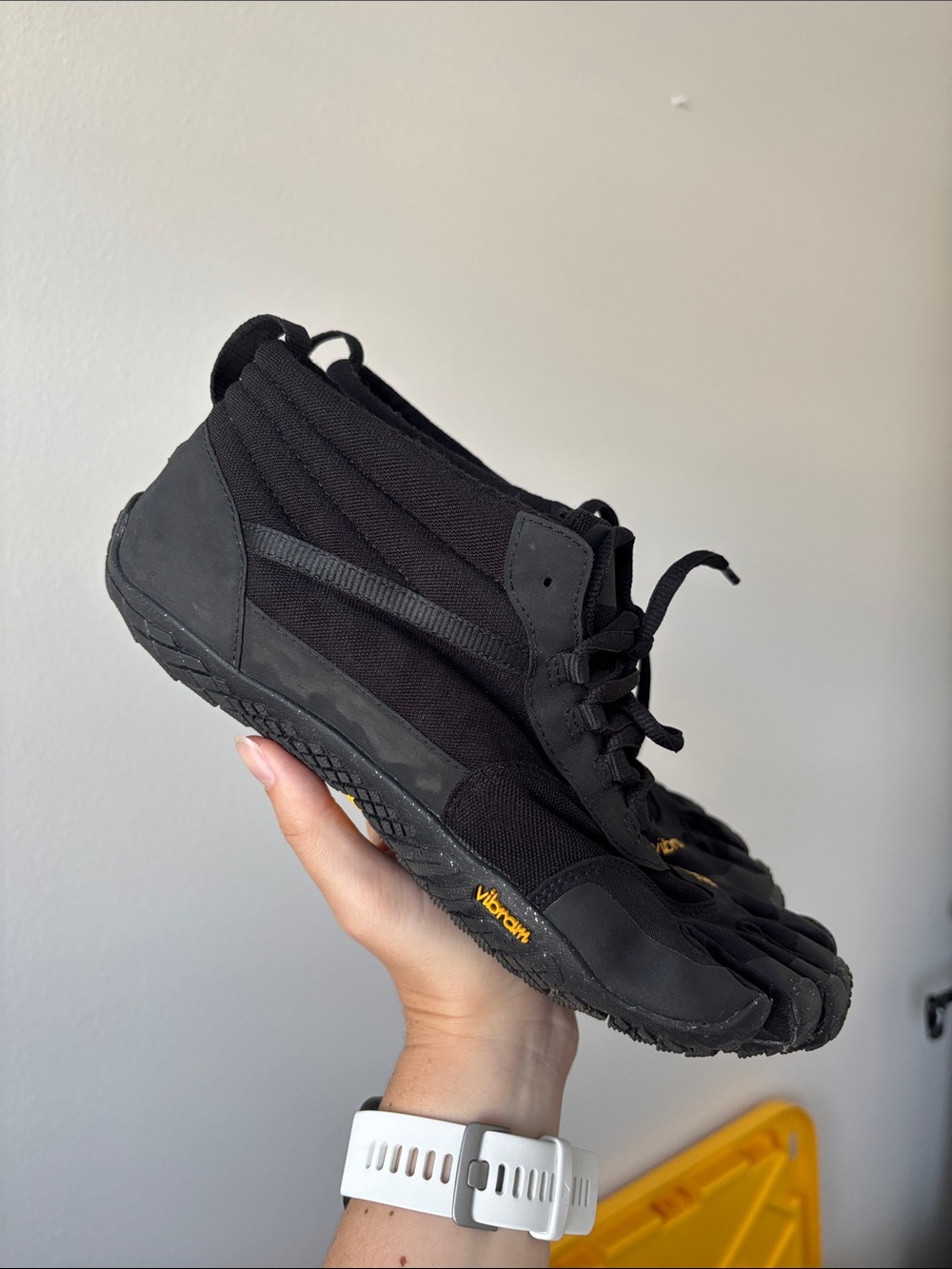 Vibram Men’s FiveFingers V-Trek Insulated Barefoot All-Terrain Outdoor Hiking - Picture 4 of 12